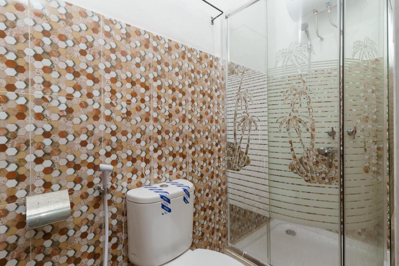 Reddoorz Syariah Near Universitas Borobudur Джакарта Екстериор снимка