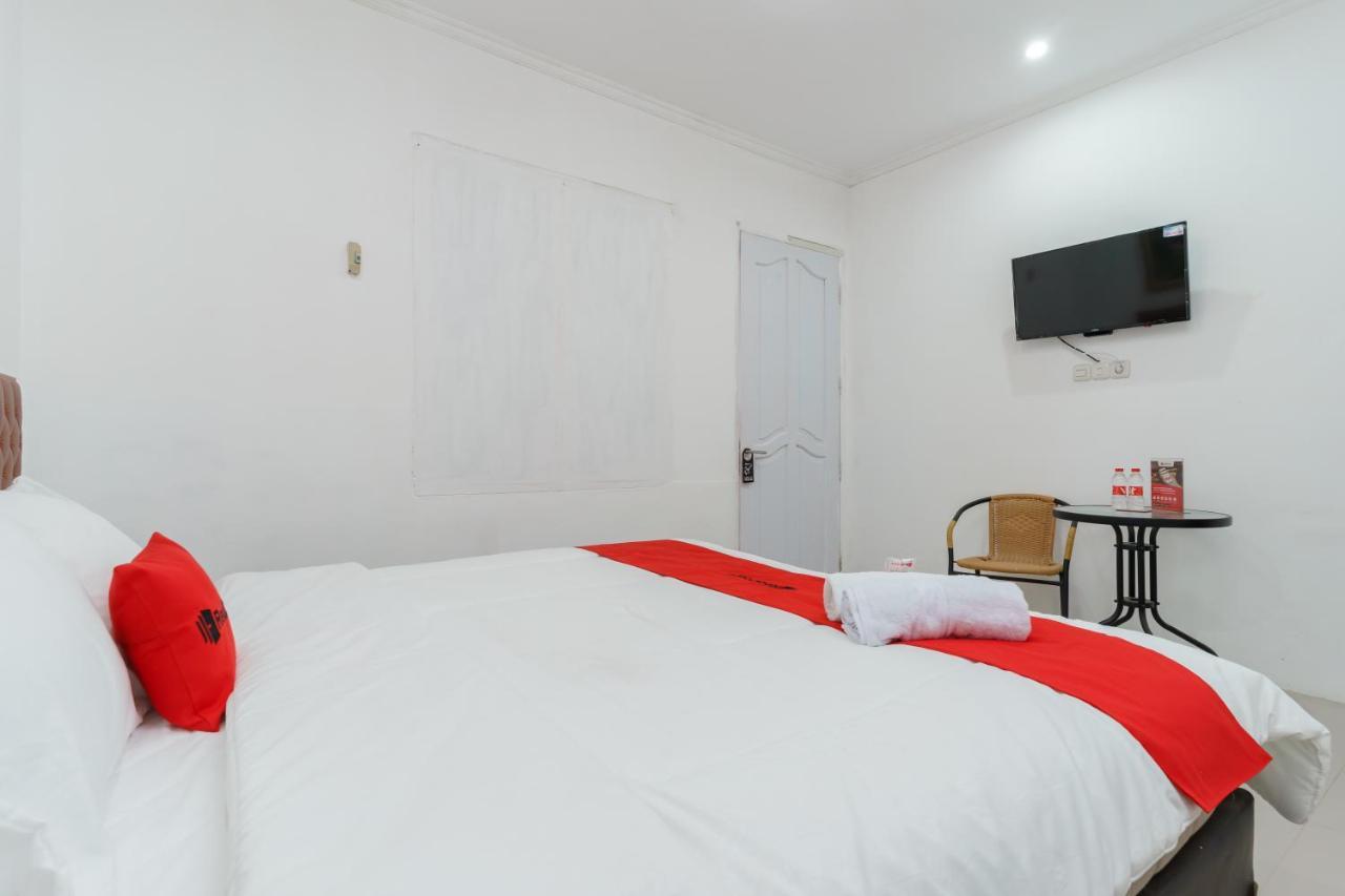 Reddoorz Syariah Near Universitas Borobudur Джакарта Екстериор снимка